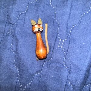 Handcrafted Wooden Cat Figurine - Brooch Brown